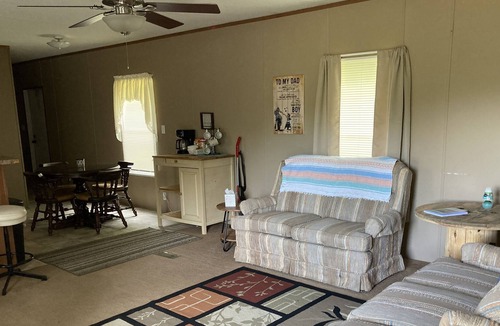 Somerset House | 4 Bedroom, 2 bath house trailer - Close to Rattlesnake 192 and Buck Creek