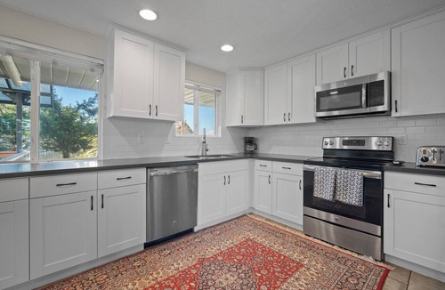 Everett House | 4 Beds and 3 Baths in Northern Seattle