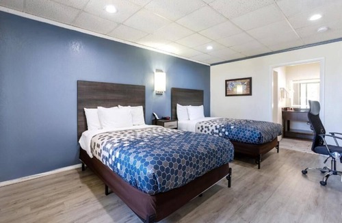 Wytheville Hotel | 4 Convenient Units Near I-81 | Short Drive to Downtown Wytheville, w/Parking