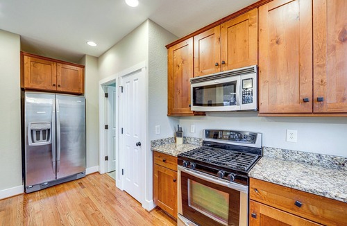 Bear Lake Reserve House | 4 Mi to Bear Creek Lake! Serene Escape w/Deck