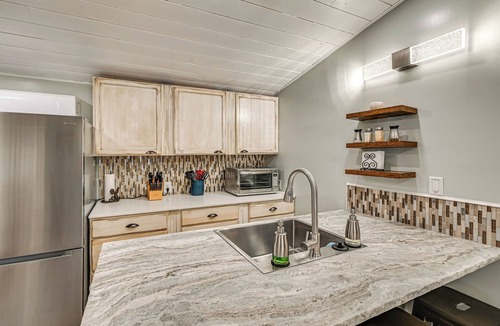 Brownsville Cottage | 4 Mi to Mammoth Cave: Hand-built Cabin on 70 Acres
