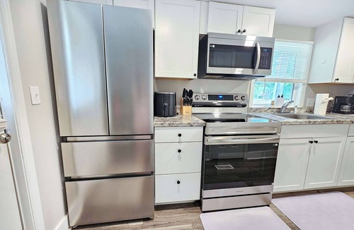Burlington House | 4 Min to Downtown - 5 Min to Elon -Wi-Fi