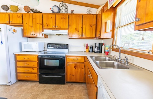 Southern Shores House | 4669- White Sands - Steps to Beach | Southern Shores Retreat