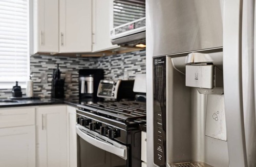 Ashburn House | 4BR End-Unit Townhome | Cozy & Comfortable