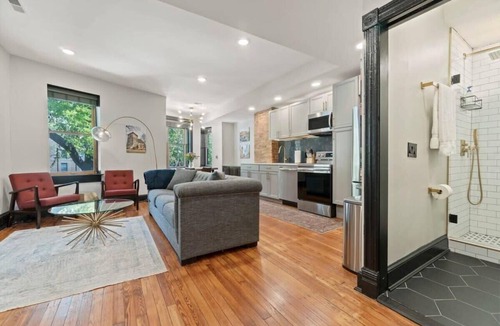 Shaw Apartment | 4BR Historic DC Rowhouse · Sleeps 14 · Shaw