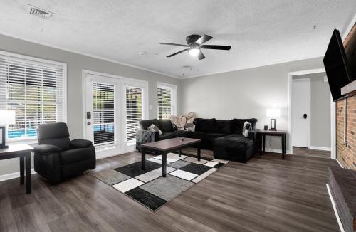 Gunter Afs House | 4BR with Pool , Grill , Relaxing and Family Friendly