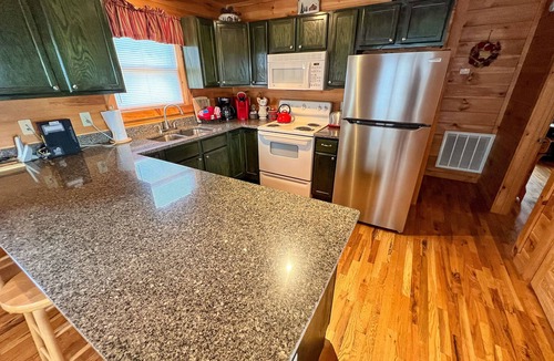 Buck Mountain Cabin | 4th of July Still Avail! 3BR/2BA near West Jefferson w/Long Range Views