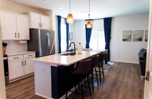 Central House | 5 BED - 3 BA NEW HOME-JULY 4–CLEMSON—SUMMER