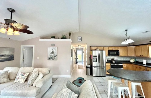 Bronston House | 5 Bedroom - Sleeps 12 Comfortably