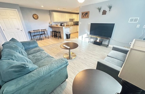 Franklin Apartment | 5 Cozy Abode - with washer and drier