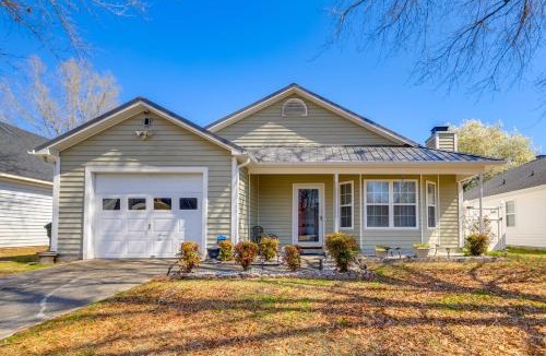 New Bern House | 5 Mi to Dtwn New Bern & Quiet Cove: Home w/Yard!
