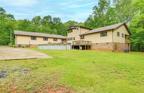 Tigerville House | 5 Mi to Lake Robinson: WFH-Friendly Home w/Pool