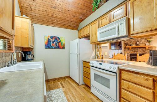 Branson West House | 5 Mi to Silver Dollar City! Family Cabin Near Golf