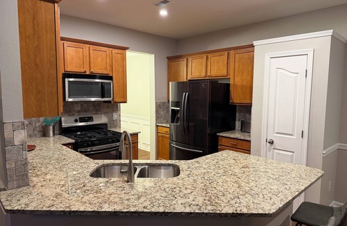 High Point House | 5 Min to HPU! Furniture Market Friendly!