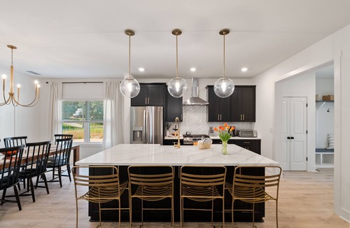 Emerson House | 5 MIN to LAKEPOINT! Sleeps 14. New 4 Bdrms/3.5 Bths w/Office. Owner Managed.