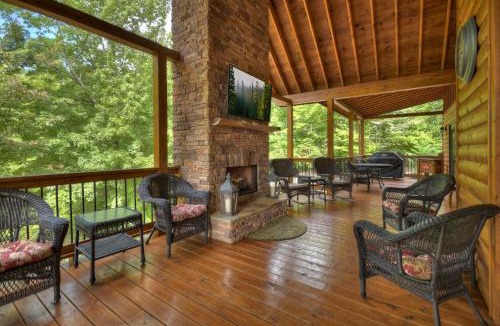 Mineral Bluff Villa | 5 OClock Somewhere Hot tub fireplace pool table and more
