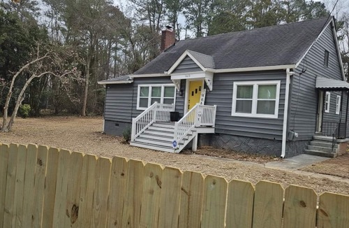 Red Oak House | 5-Star Elegant 1939 bungalow: 5 min to ATL Airport The Southern Ledger