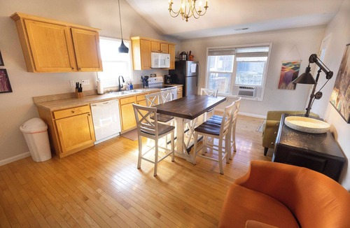 Taylorsville House | #56 Southern Lights - Family Lakefront Retreat with Hot Tub and Resort Pool