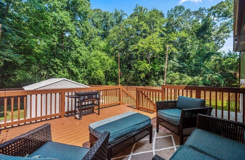 Northeast Raleigh House | 5Br Lux Green Manor w/Movie Room, Fenced Yard & Sleeps 12