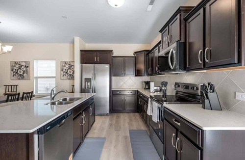 Ruffin House | 5BR Modern Comfort Spacious Home