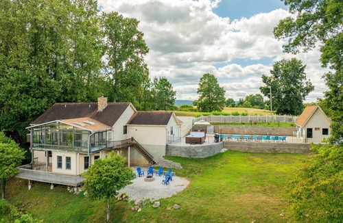Sloans Valley House | 6 Bedroom home, heated private pool, person Hot tub, Waterfront Views, and more