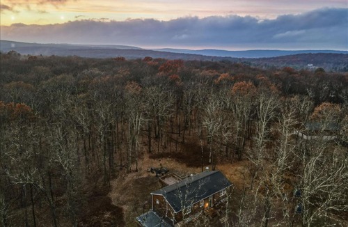 Hickory Hills House | 6BR Cabin w Fire Pit Game Room & Basketball