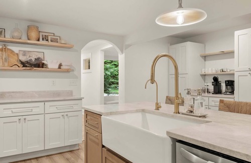 Hendersonville House | 7 BDR Retreat w Guest Houses Waterfall Trail