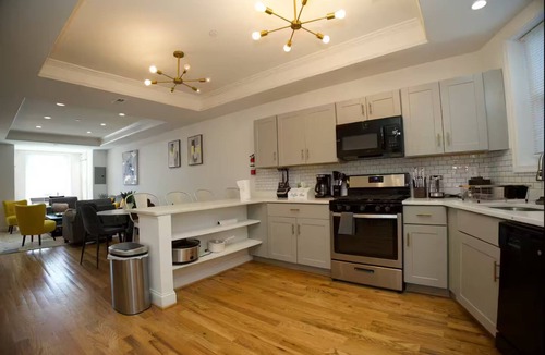 Truxton Circle Apartment | 7 bdrm 7 bth 3 kitchens NW DC w/parking & balcony