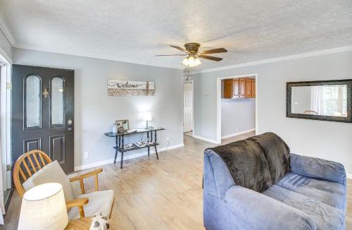 Glasgow House | 7 Mi to Barren River Lake: Quiet Getaway w/Yard!
