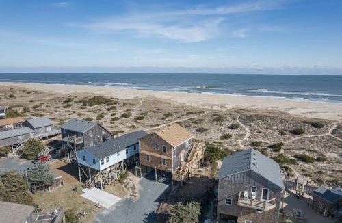 Avon House | 7592 - Barefoot Blessings