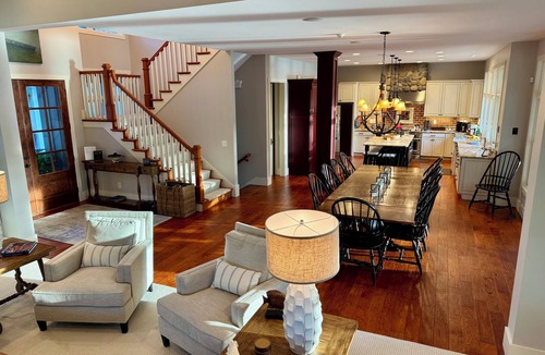 Big Creek House | 7BR/8BA Lakefront Norris-Private Dock & Views