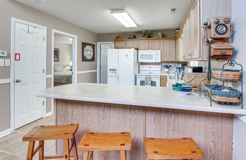 Rutherfordton House | 8 Mi to Lake Lure! Mtn-View Gem w/Furnished Deck