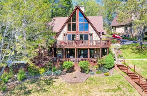 Goodview House | A-Frame of Mind - is the perfect lake mindset! Relax, unwind and take a break!
