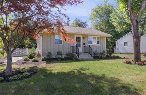 Milldale House | A+ location*Classy Clean Fully Remodeled*Sleeps 6*
