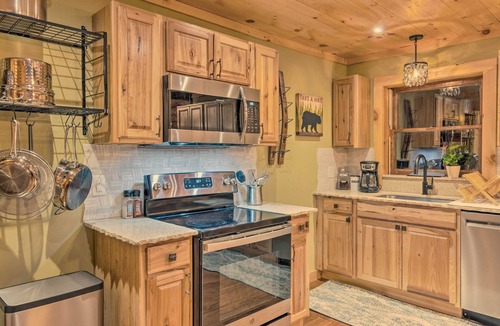 Skyland Cabin | A Mountaintop Chalet with Sunrise Views! Close to Chimney Rock and Lake Lure!