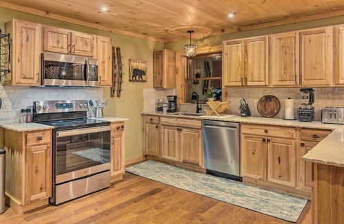 Skyland Cabin | A Mountaintop Chalet with Sunrise Views! Close to Chimney Rock and Lake Lure!