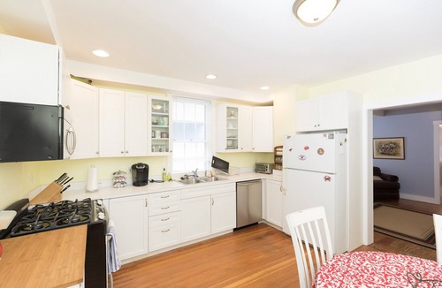 Historic District House | A Quiet Retreat just steps from Naval Academy and all the Downtown Fun!