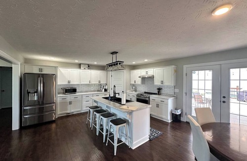 Campbellsville House | A Touch of Home