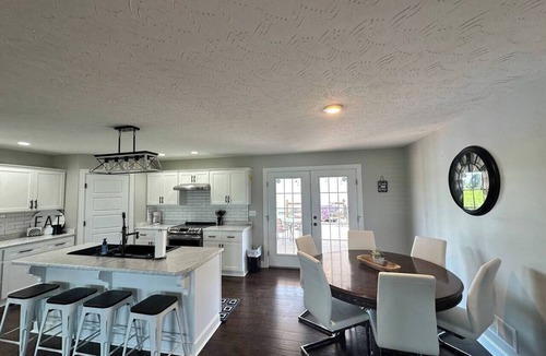 Campbellsville House | A Touch of Home