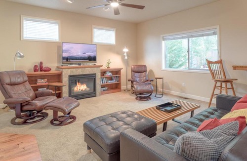 Old Farm District House | Aaron Way