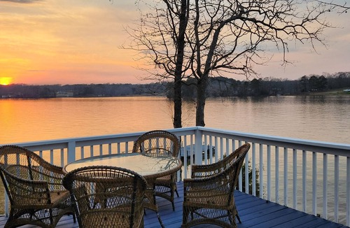 Lake Secession Cottage | Abbeville-Naturewood on Lake Secession. Newly renovated, cozy 2 BR 1 1/2 bath
