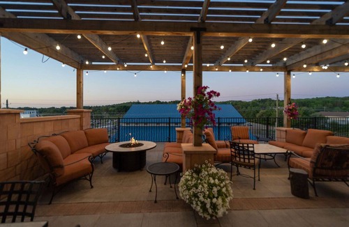 Marquette Apartment | Accessible 2BR Suite w/Kitchen + Daily Breakfast