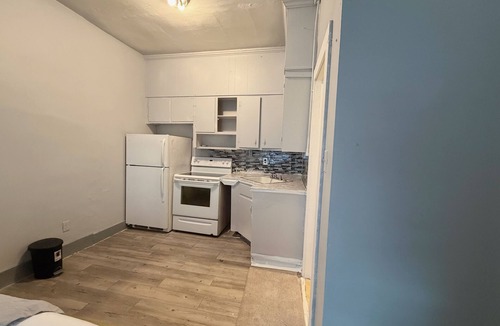 Eden Apartment | Adorable 1-bedroom studio apartment with AC in beautiful Eden