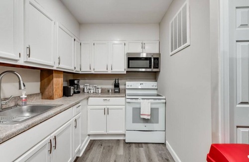 Hopewell Apartment | Adorable 2-Bedroom Home in Hopewell near Hospital