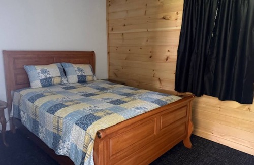 Cynthiana Cabin | Adorable 2-bedroom lodge with AC in lovely Hillsboro