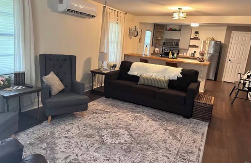 Joppa Other | Adorable 2-bedroom Farmhouse in beautiful Lake Guntersville