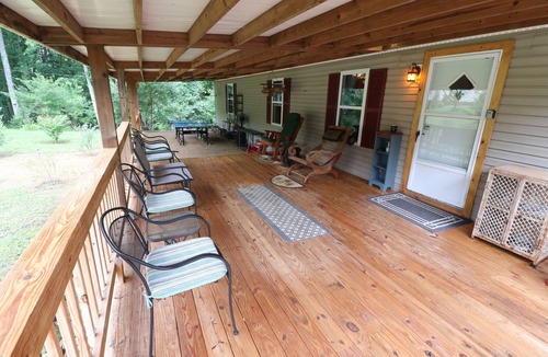 Crossville House | Adorable 3BR Retreat with Gig-Speed WiFi in Middle Tennessee