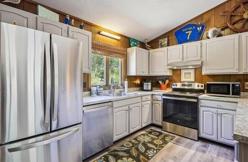Southern Shores House | Adorable 4 BR, short walk to the beach in Southern Shores!