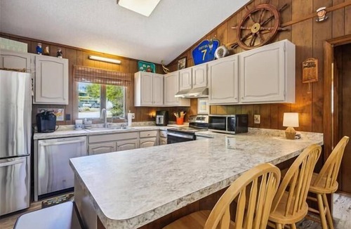 Southern Shores House | Adorable 4 BR, short walk to the beach in Southern Shores!