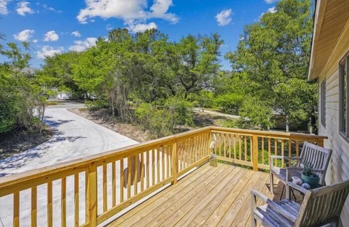 Southern Shores House | Adorable 4 BR, short walk to the beach in Southern Shores!